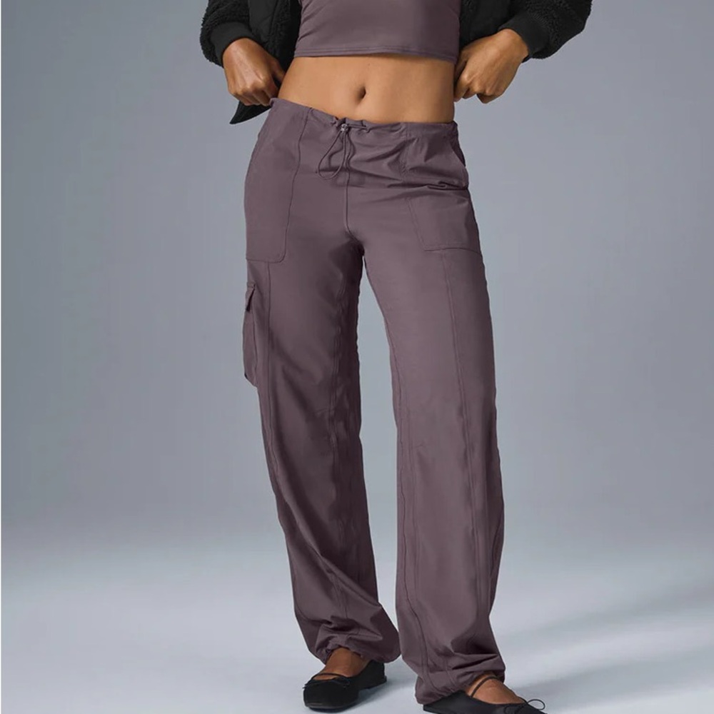 ALO Yoga Women's Megastar Cargo Pants | Purple Joggers | Size L